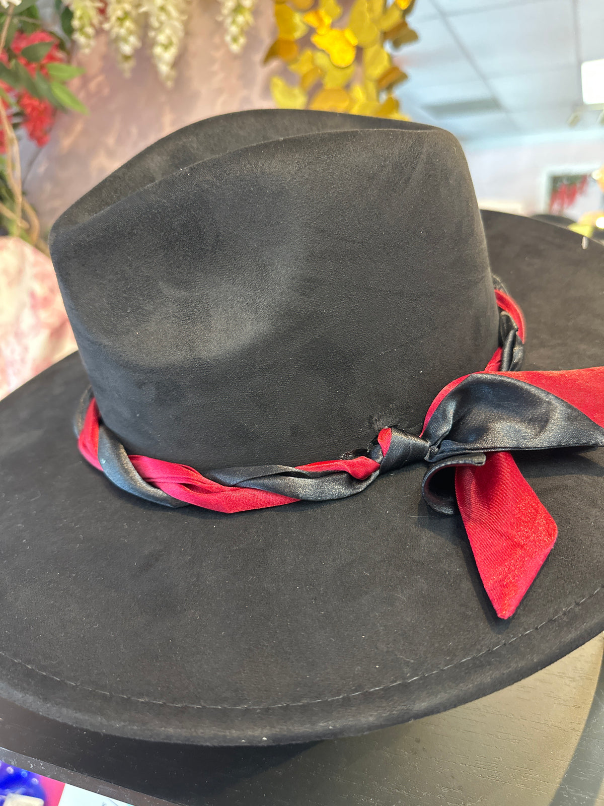 Carolina Show Stopping Topper | Black Magic