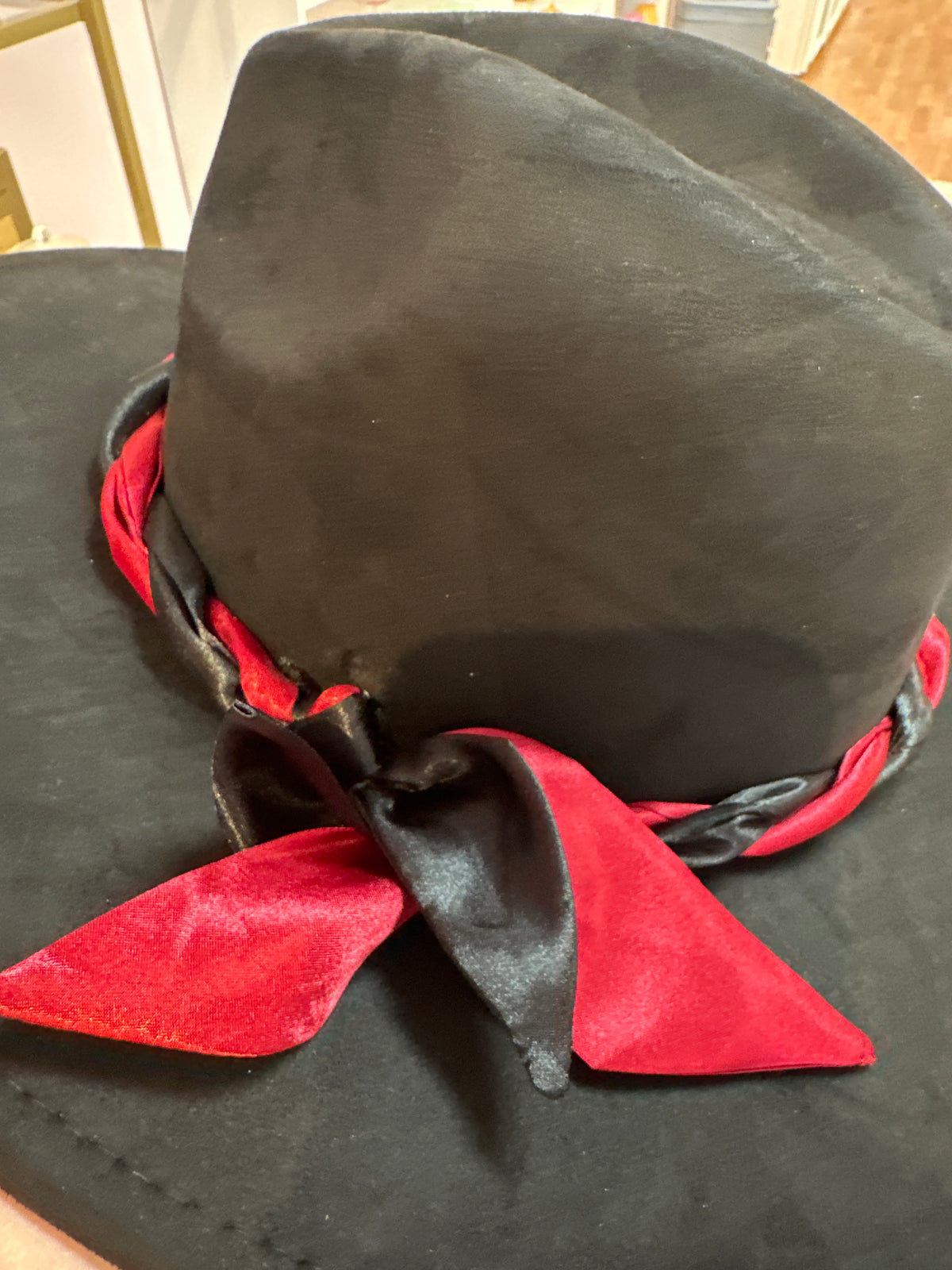 Carolina Show Stopping Topper | Black Magic