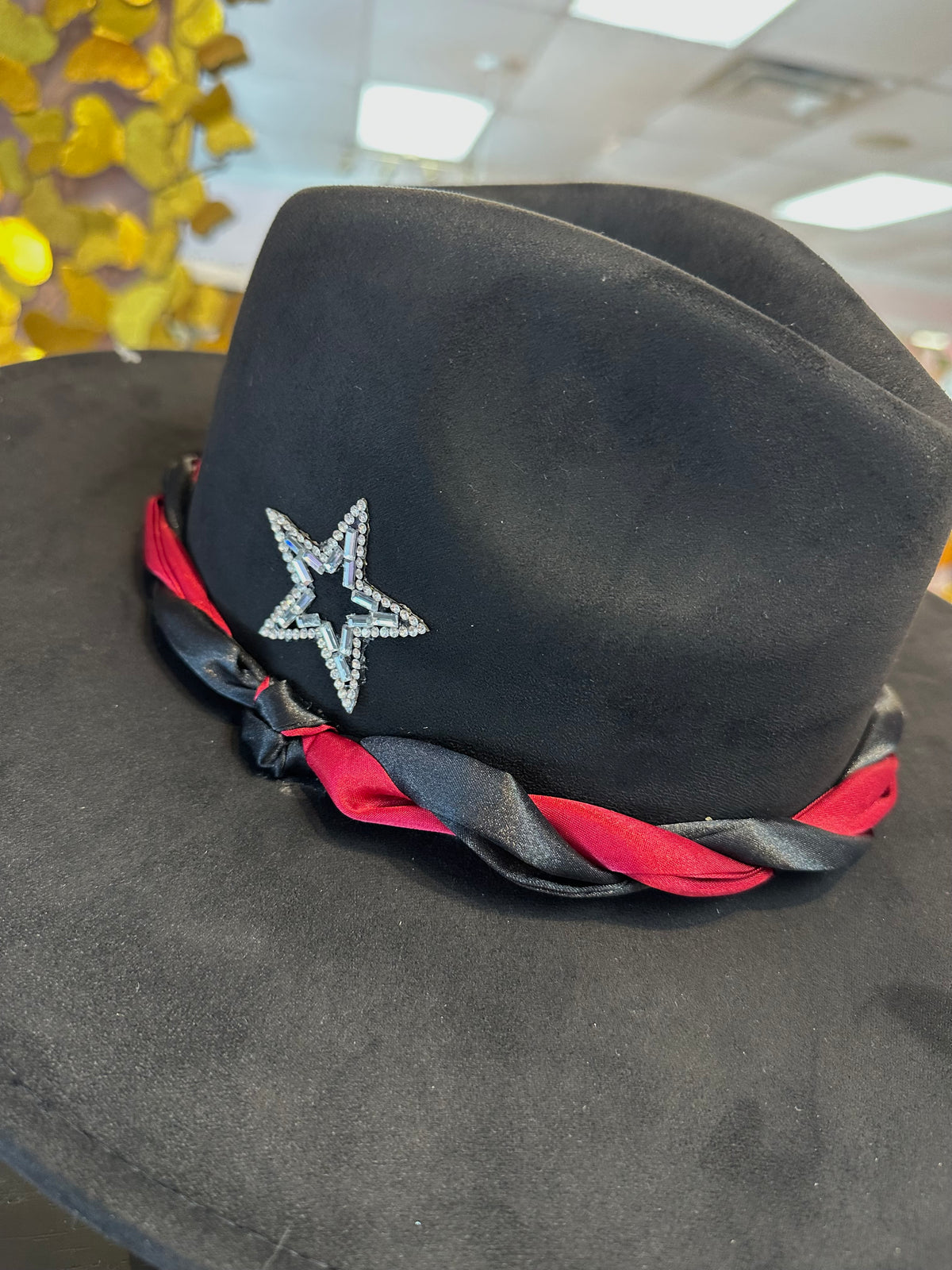 Carolina Show Stopping Topper | Black Magic