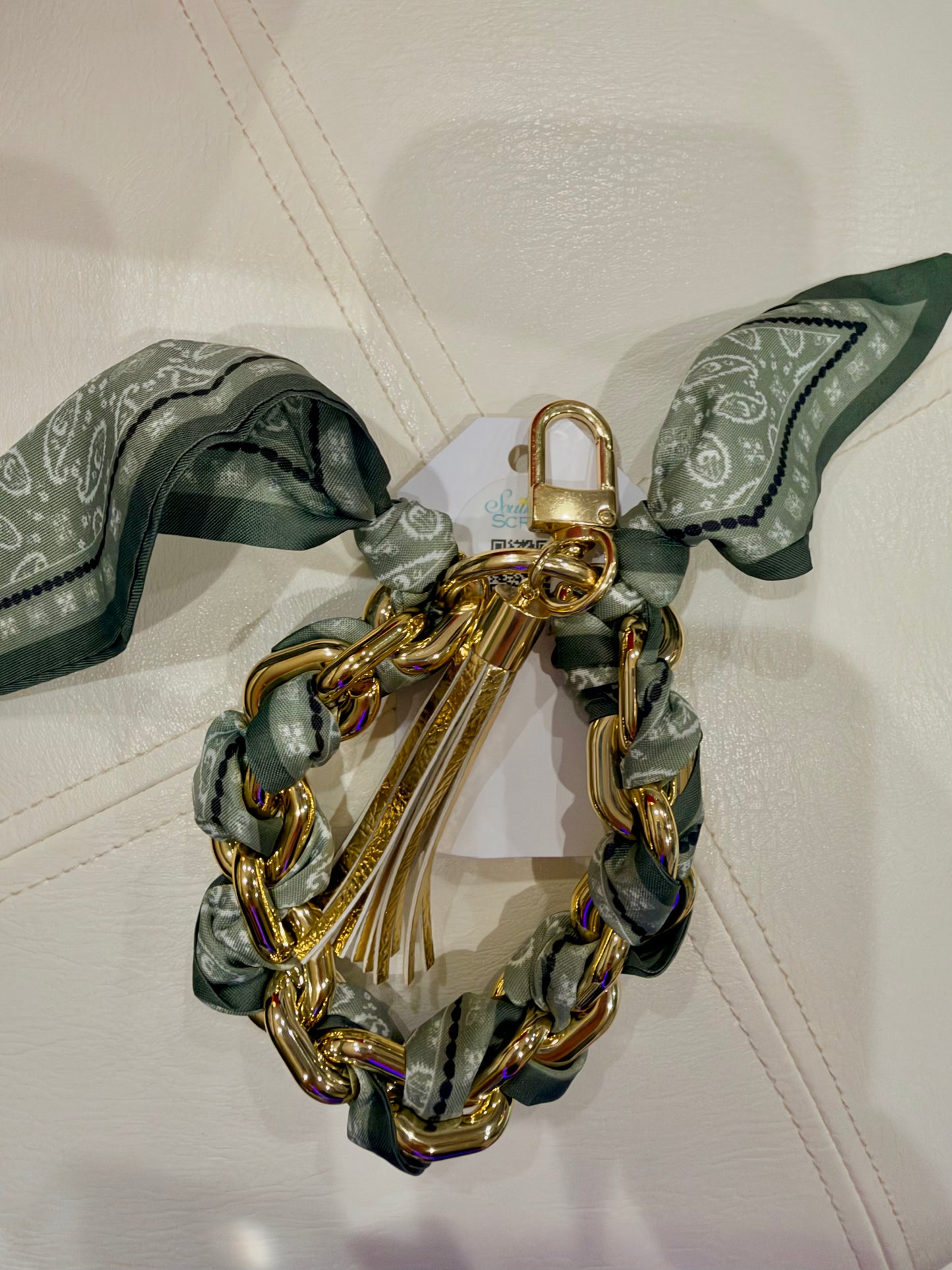 Chunky Cable Scarf Key Ring Wristlets | Gold or Black