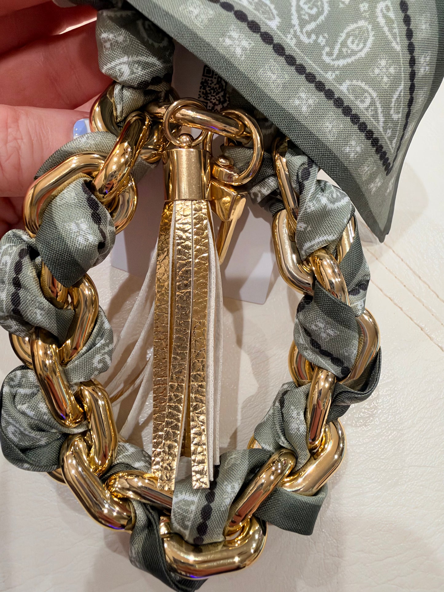 Chunky Cable Scarf Key Ring Wristlets | Gold or Black