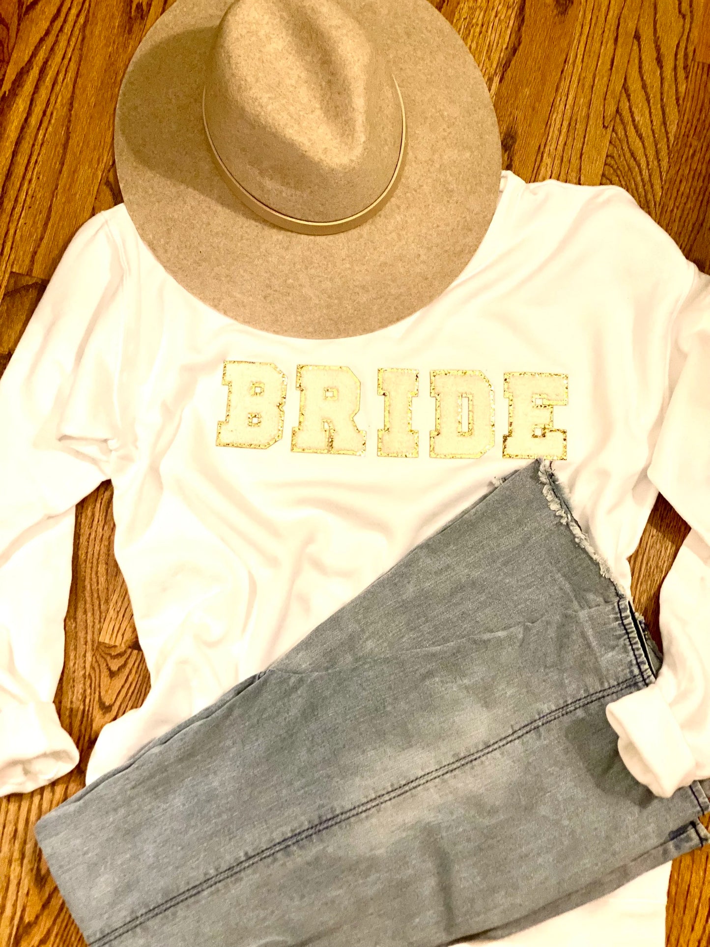 BRIDE Chenille Letter Sweatshirt